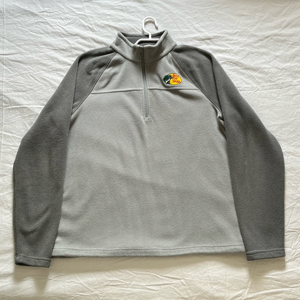 Bass Pro Shop adult medium fleece half zip pullover